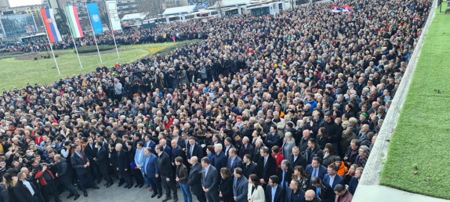 VELIČANSTVEN PRIZOR U NOVOM SADU Neverovatan broj građana dočekao Vučića i Orbana (FOTO/VIDEO)