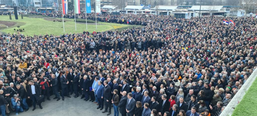 VELIČANSTVEN PRIZOR U NOVOM SADU Neverovatan broj građana dočekao Vučića i Orbana (FOTO/VIDEO)