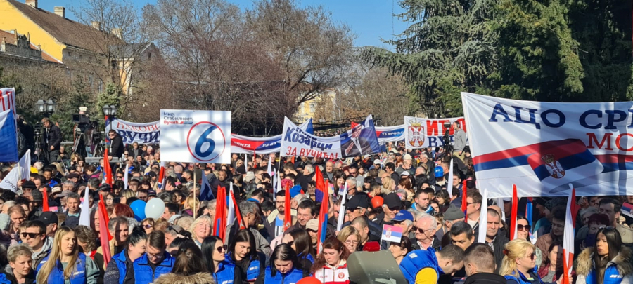 VUČEVIĆEV POZIV SA MITINGA SNS U KIKINDI: Izađimo 3. aprila na izbore, pokažimo ko je domaćin naše kuće