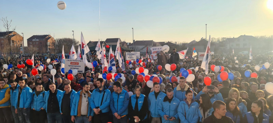 PODRŠKU DAO I ČUVENI FUDBALER Vučić održao veliki miting u Padinskoj Skeli: Narod 3. aprila treba da bira one koji grade, a ne one koji bi da ruše (FOTO/VIDEO))