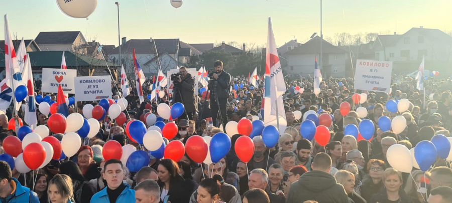 PODRŠKU DAO I ČUVENI FUDBALER Vučić održao veliki miting u Padinskoj Skeli: Narod 3. aprila treba da bira one koji grade, a ne one koji bi da ruše (FOTO/VIDEO))