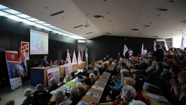 PUPS PORUČIO: "Pokažimo da zajedno možemo sve, glasajmo za listu broj 1 i u Republici i gradu i naravno broj 6 – Vučić predsednik!"