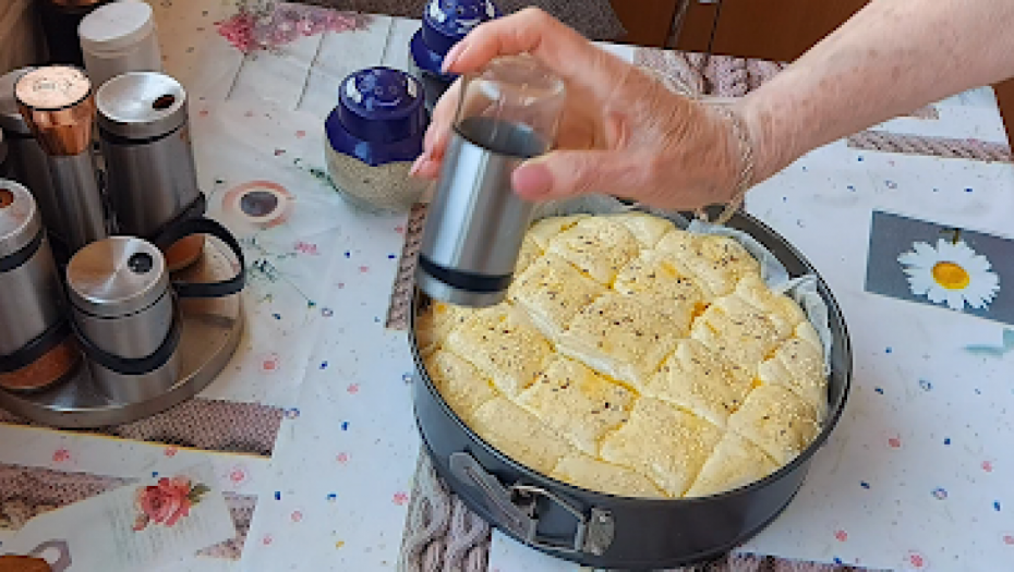 PREUKUSNA JE Napravite jednostavnu pogaču sa pavlakom, koja se ne razvija (VIDEO)