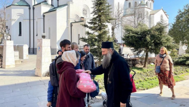 PATRIJARH PORFIRIJE SA IZBEGLICAMA IZ UKRAJINE: "Mi znamo kakva je nesreća rat i šta su izbegličke muke, zato ćemo učiniti sve da pomognemo"