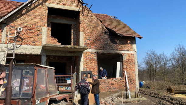 SAVIĆI IZ ČAČKA SU U POŽARU IZGUBILI SVE Za par minuta im izgoreo krov nad glavom, a onda se desio PREOKRET (FOTO)