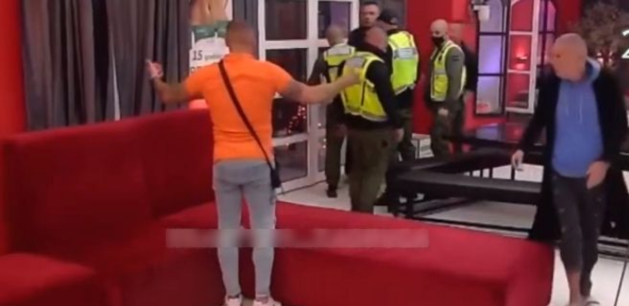 DINA ĆU SILOVATI, A TEBE.... Isplivao snimak skandaloznih pretnji Filipa Cara, ovako jezive stvari niko nikada nije izgovorio u rijalitiju! (VIDEO)