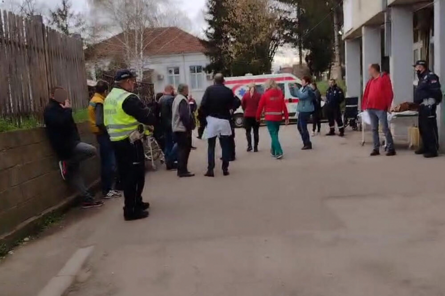 MESTO TRAGEDIJE U SOKOBANJI Stižu pogrebna vozila za nastradale rudare (FOTO)