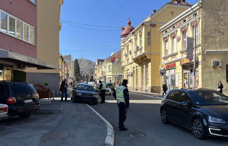 PREKO POLA VOZAČA U SRBIJI NI NE NOSI POJAS Pljušte kazne nakon policijske kontrole, DECA su poseban problem