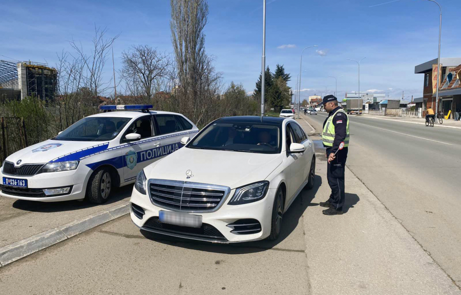 PREKO POLA VOZAČA U SRBIJI NI NE NOSI POJAS Pljušte kazne nakon policijske kontrole, DECA su poseban problem