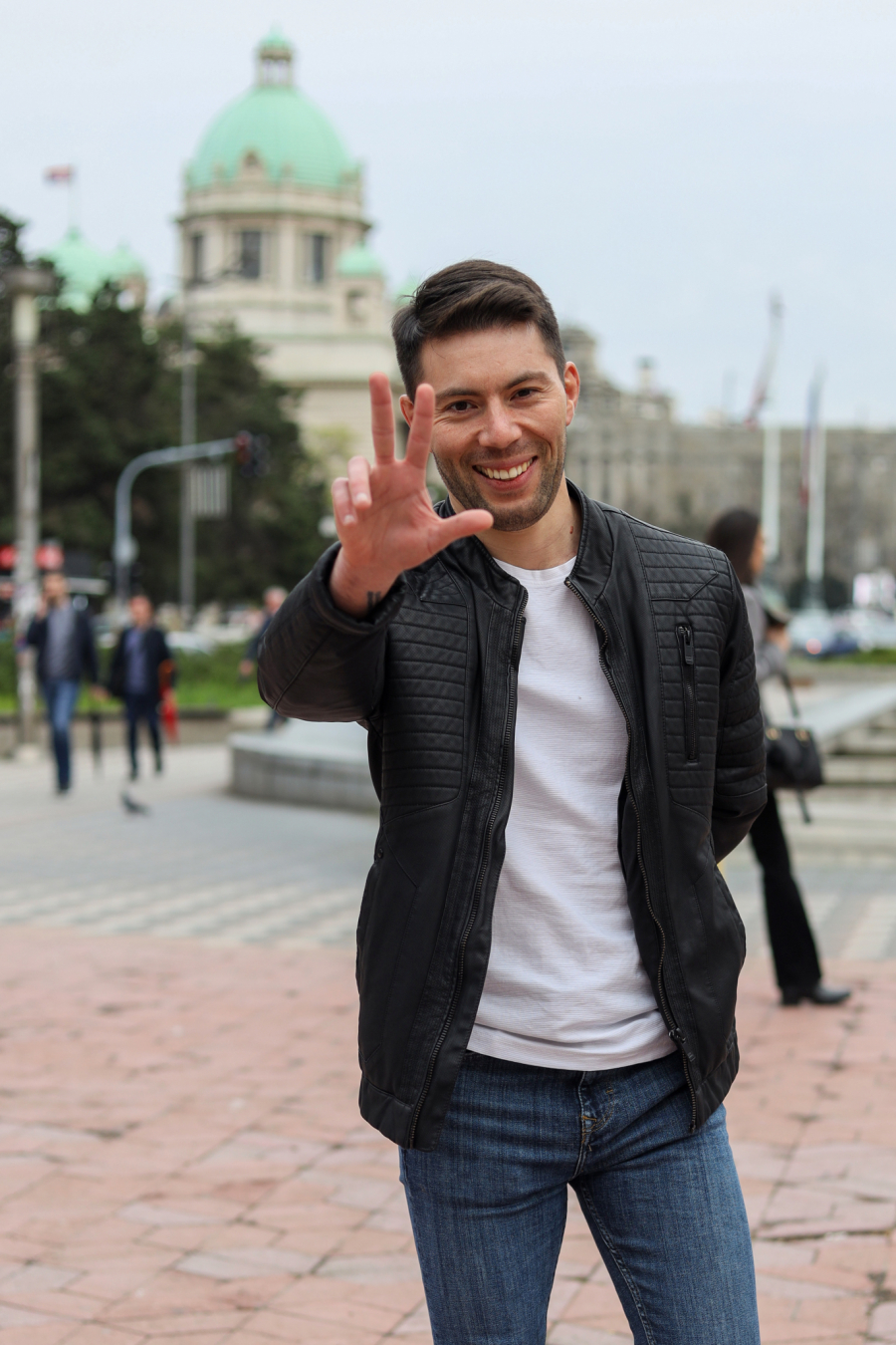 DOŠLI U SRBIJU KAO TURISTI, PA SE ODOMAĆILI Meksikanac i Čileanac se upoznali u Beogradu, postali dobri prijatelji i najveći promoteri naših blaga (VIDEO)