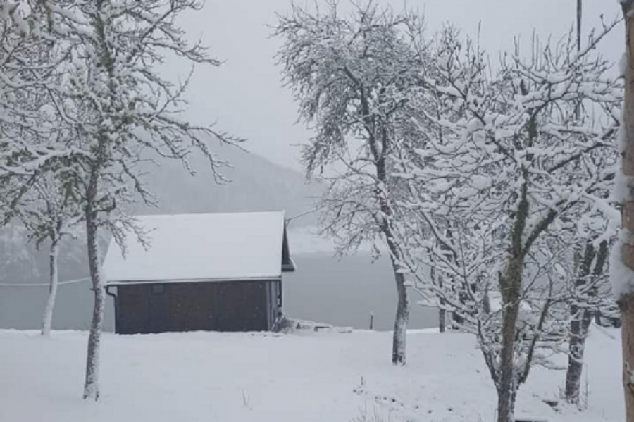 SNEG U APRILU OKOVAO ZAPADNU SRBIJU Opet se zabeleli Zlatibor, Tara, Zlatar...