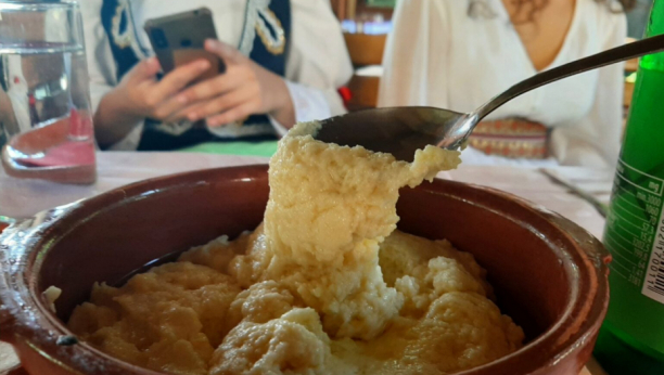 TRADICIONALNO PASTIRSKO JELO Belmuž, stari srpski specijalitet, koji se služi u kafanama