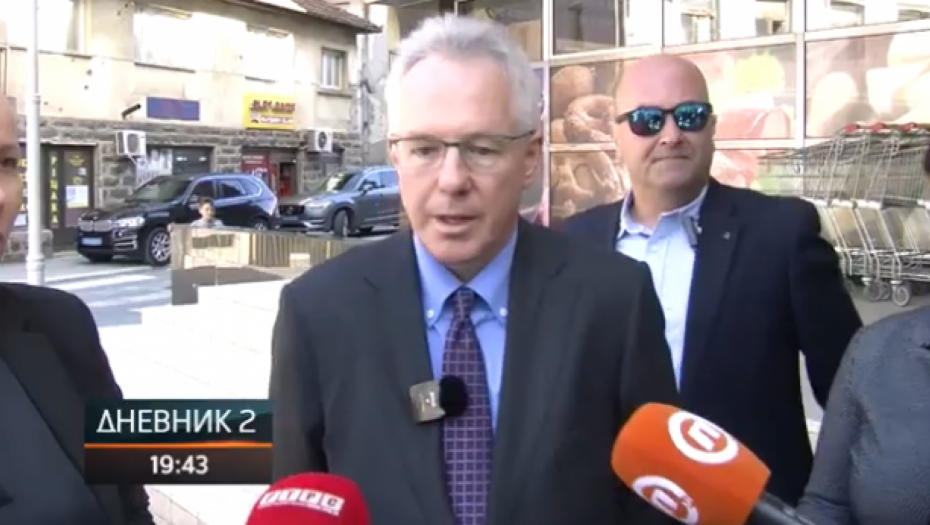 INCIDENT U SREBRENICI Pogledajte šta je uradio američki ambasador (VIDEO)