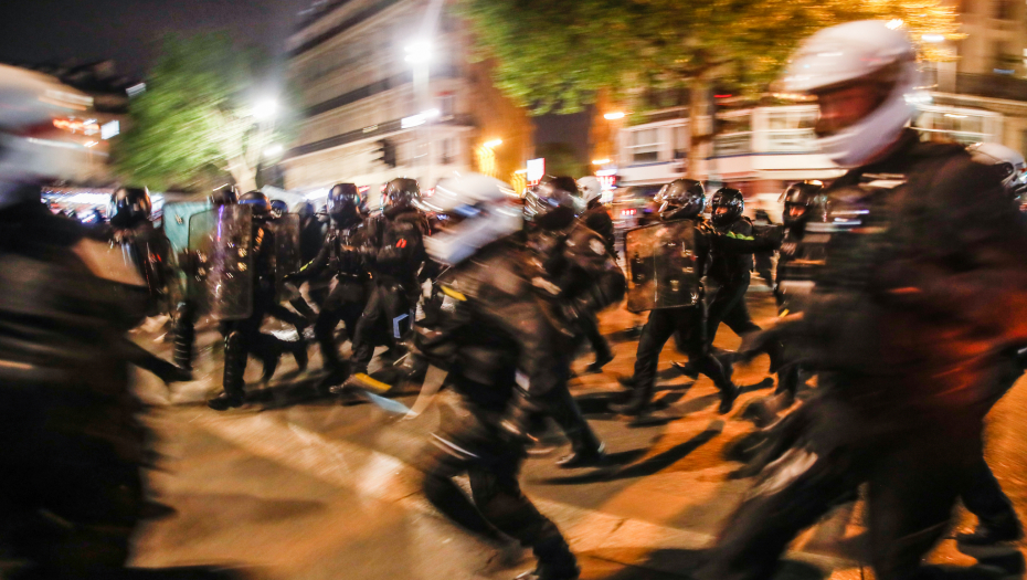 DRAMA U PARIZU Policija usmrtila dvoje ljudi u centru grada (FOTO)