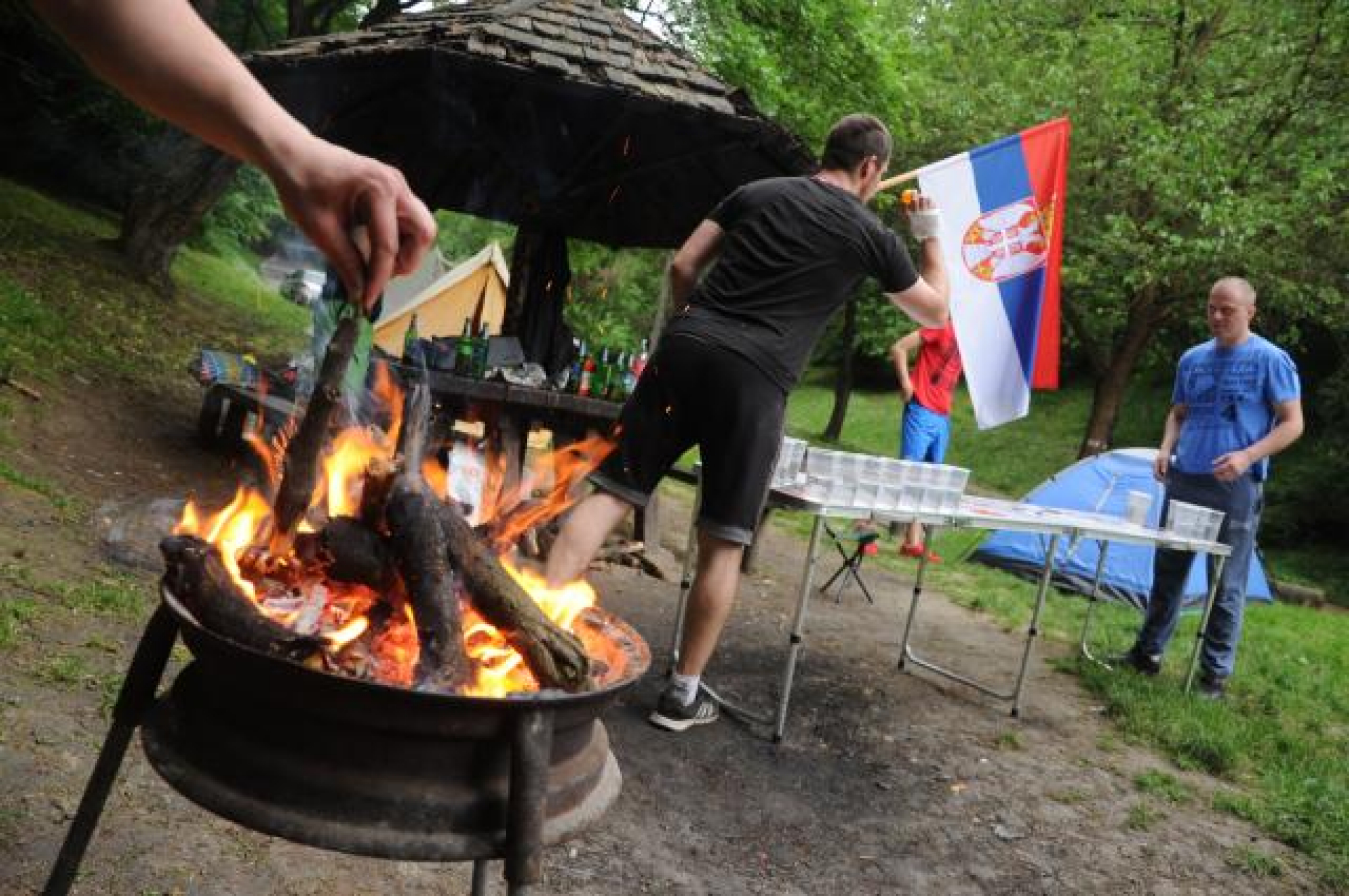 DA VAM SE UŽIVANJE NE PRETVORI U HOROR 1. maj na srpski način: Podsetnik bez kojih stvari ne krećite u prirodu