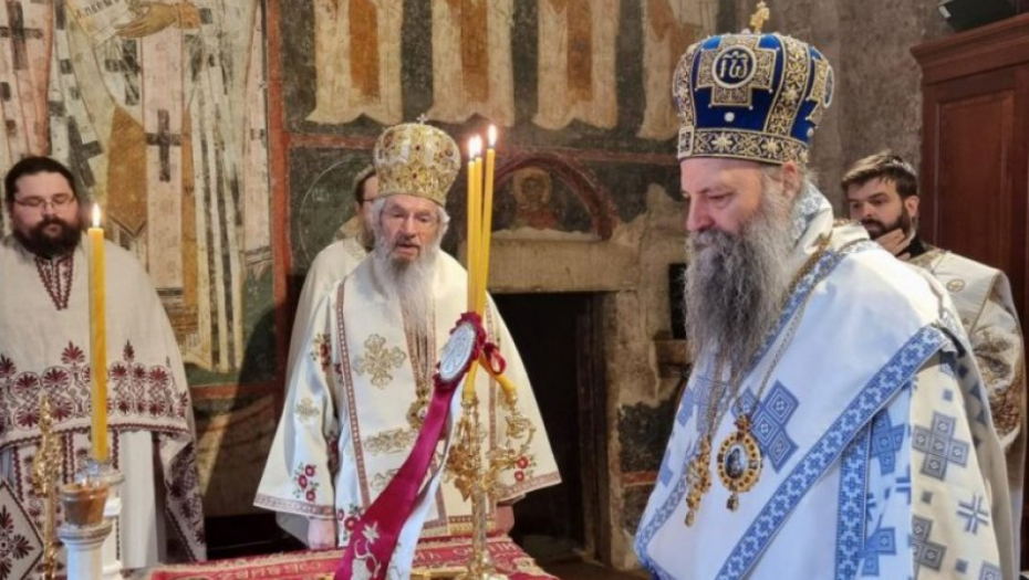 PATRIJARH SLUŽIO LITURGIJU U PEĆKOJ PATRIJARŠIJI: "Opet smo došli kući, daće Bog da uvek budemo ovde" (FOTO)