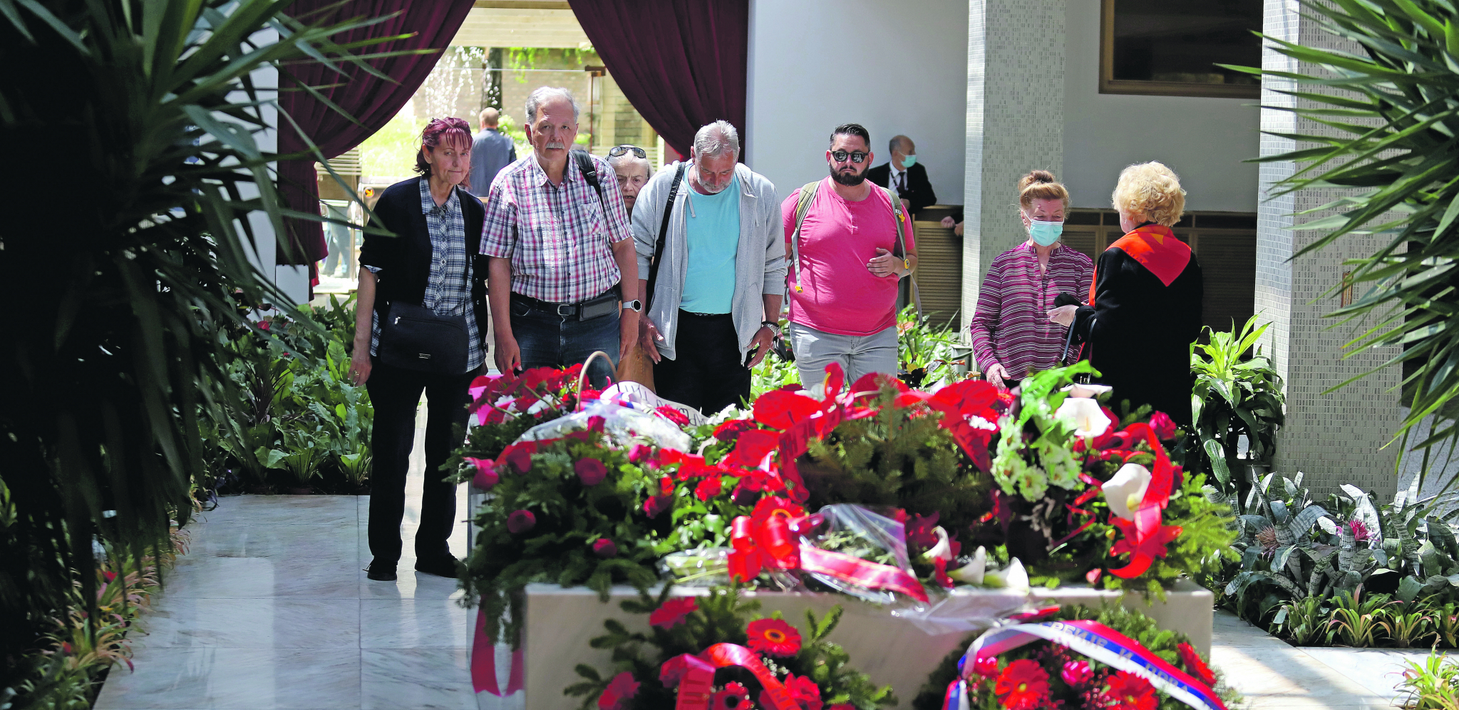 Alo! u Kući cveća na dan smrti najvećeg sina naroda i narodnosti  Suze na Titovom grobu i posle 42 godine!