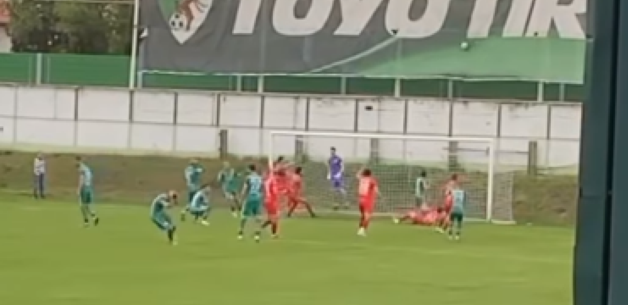 PROMAŠAJ VREDAN SUPERLIGE Napadač Inđije promašio prazan gol sa tri metra, ništa od povratka u elitu?