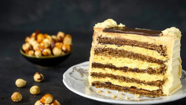 FANTAZIJA SA BELOM I CRNOM ČOKOLADOM Najlepše želje torta, prefinjenog i bogatok ukusa