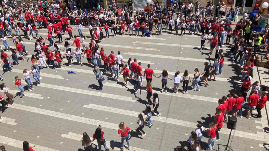 "PANČEVAČKI MATURANTSKI PLES 2022" Trenuci za pamćenje (FOTO/VIDEO)