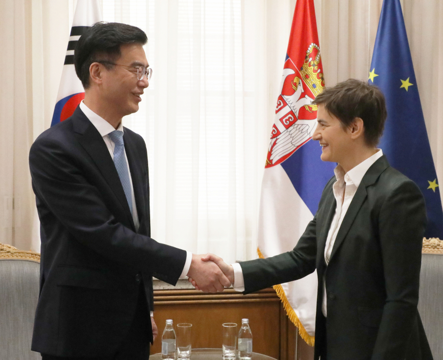 BRNABIĆ I AMBASADOR KOREJE LI Razvoj saradnje u ekonomiji i IT industriji