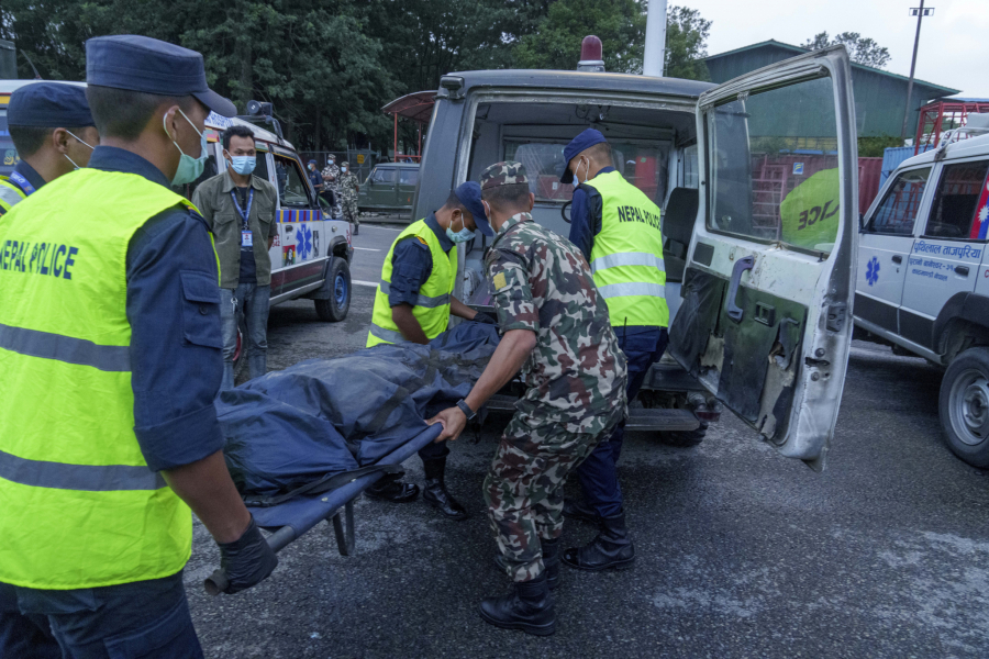 PRONAĐENA TELA 22 PUTNIKA SRUŠENOG AVIONA Komisija će utvrditi uzrok nesreće (FOTO)