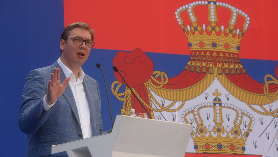 MOĆNA PORUKA PREDSEDNIKA VUČIĆA Za Srbiju moramo da se borimo više i jače nego ikada pre! (FOTO)