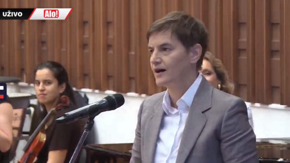 ANA BRNABIĆ SE OBRATILA JAVNOSTI Mi smo prva Vlada u istoriji Srbije koja je to uradila! (FOTO/VIDEO)