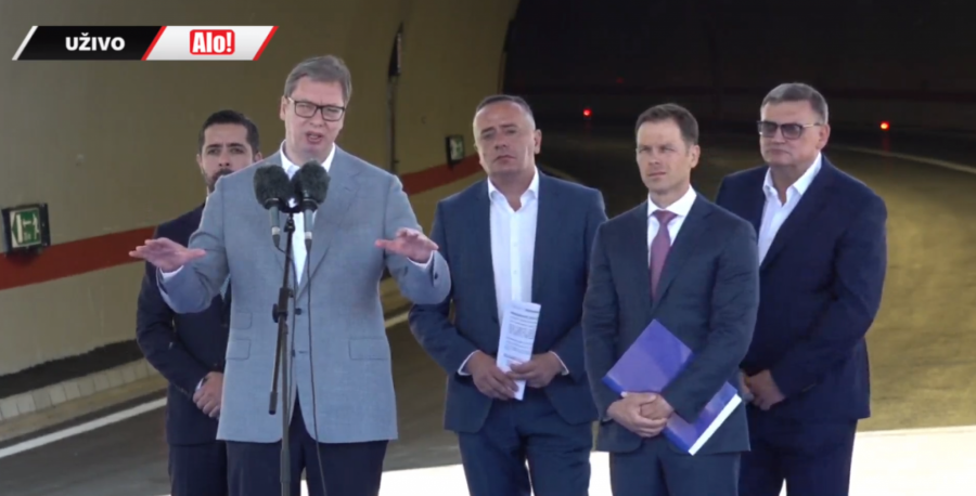 VELIKI DAN ZA SRBIJU Predsednik Vučić na otvaranju sektora B5 obilaznice oko Beograda (FOTO/VIDEO)