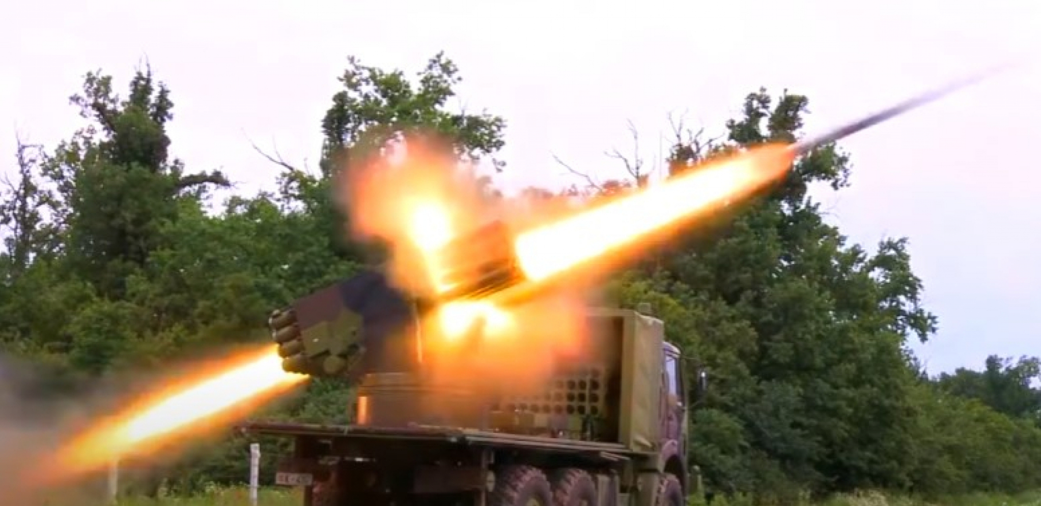 NOVA RAKETA UNIŠTAVA SVE PRED SOBOM Vojska Srbije predstavila najmodernije naoružanje, ovo do sada nije viđeno (FOTO/VIDEO)