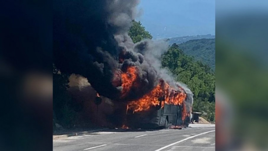 ZAPALIO SE AUTOBUS PUN DECE Zaštrašujući prizori na ekskurziji