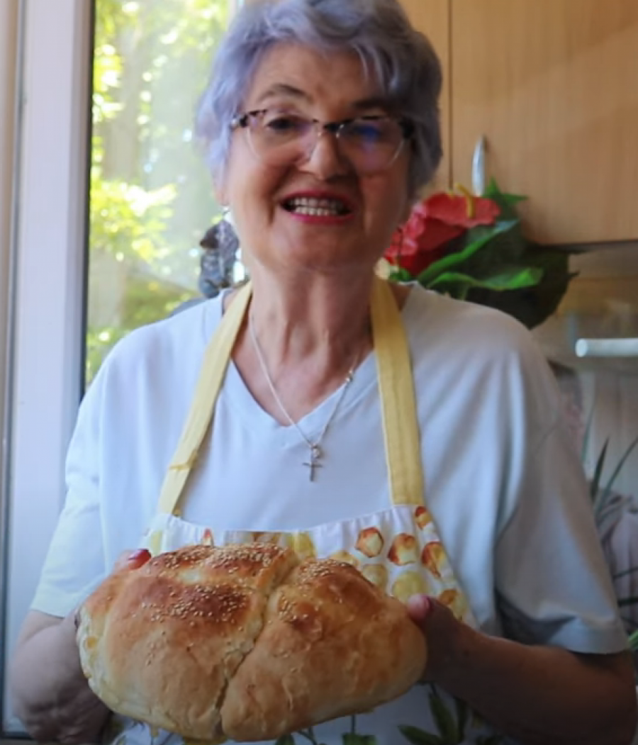 DOMAĆA LEPINJA JE BOLJA NEGO KUPOVNA Ovako se pravi korak po korak-spolja hrskava, unutra mekana (VIDEO)