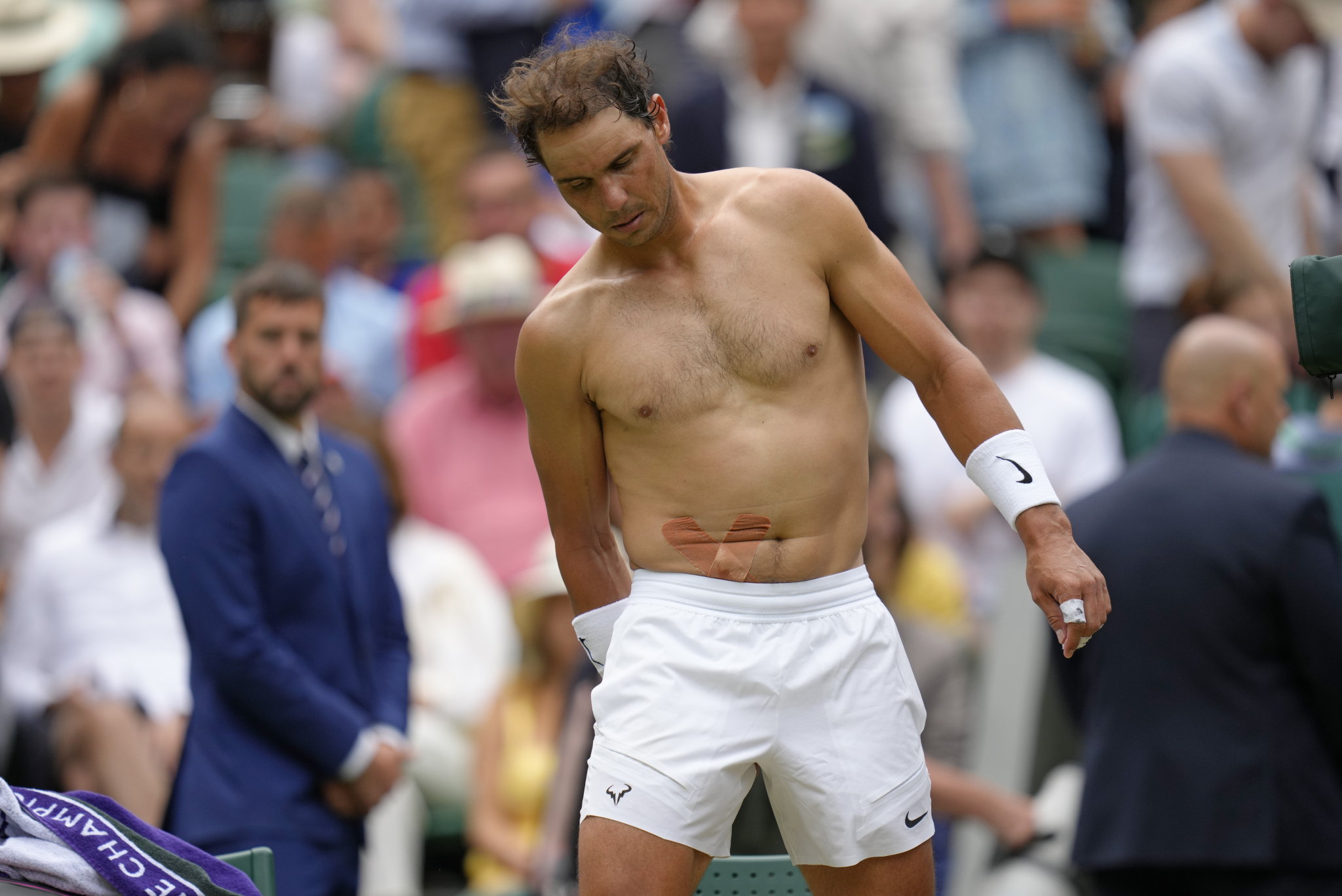 NADAL OZBILJNO POVREĐEN Rafa ima rapturu od sedam milimetara, ali...