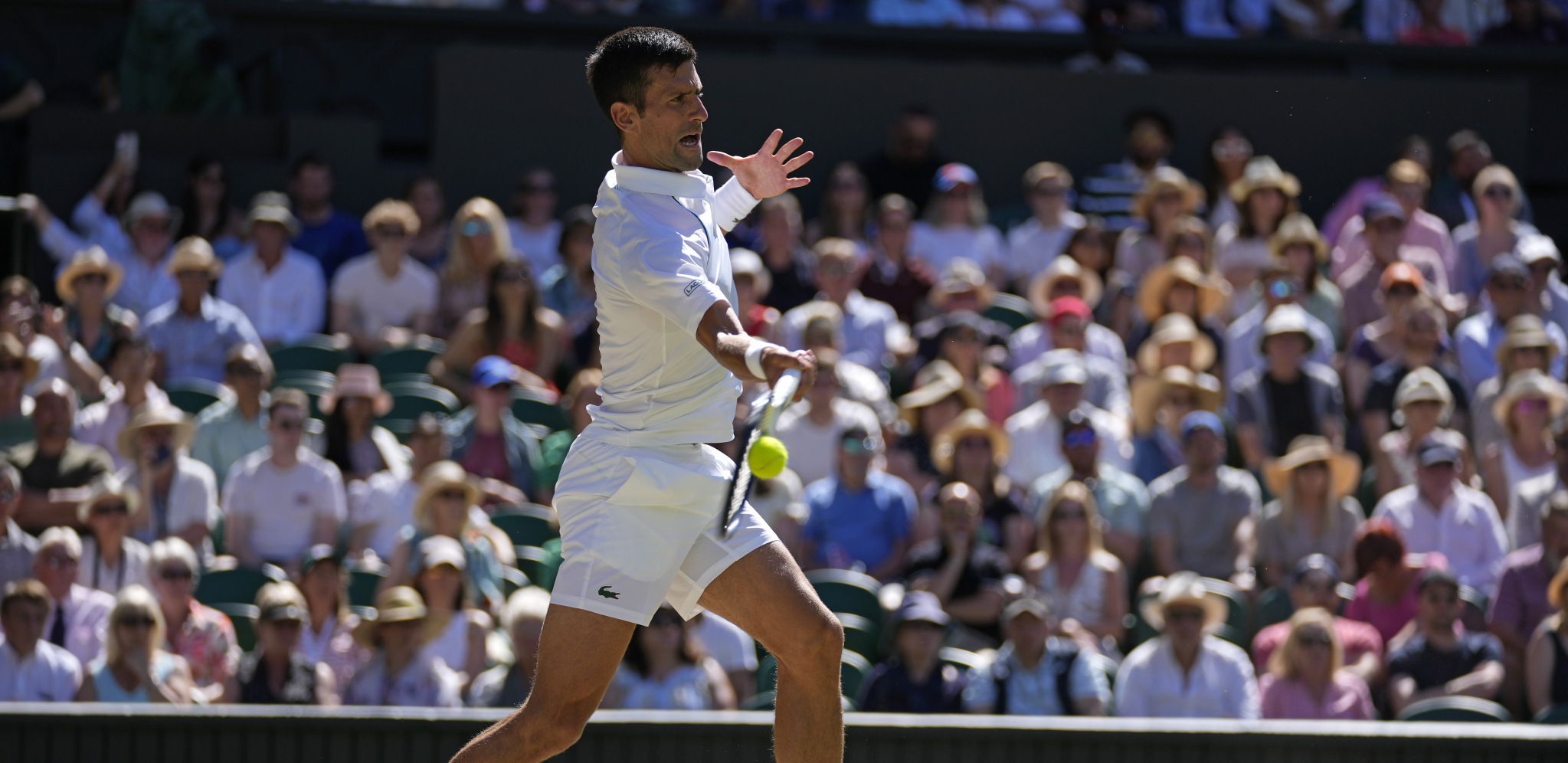 NOVAK NATERAO BRITANCE DA MU APLAUDIRAJU Nestvaran potez Đokovića koji je podigao publiku na noge (VIDEO)