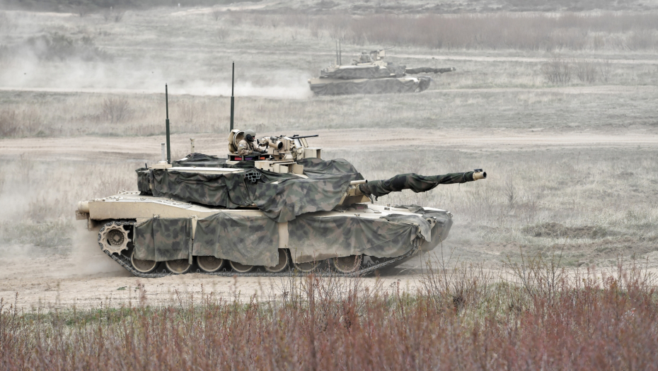 MOSKVA SE RUGA NATO-U Izložba zaplenjenih "leoparda", "abramsa", vojne opreme...