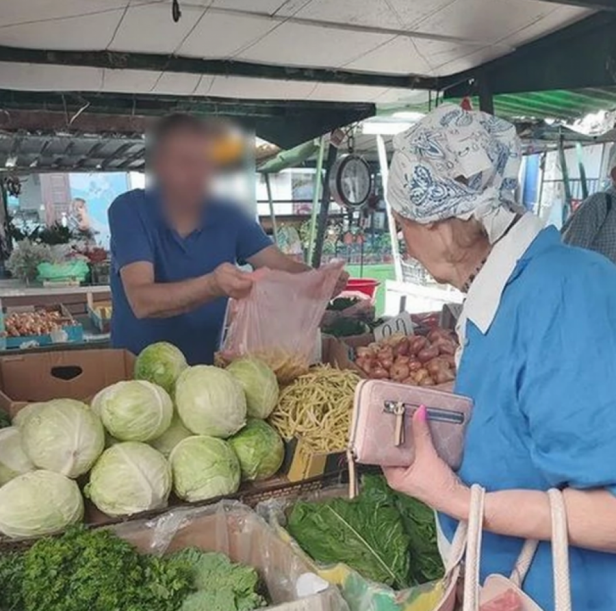 UHVAĆENA NA PIJACI Lepa Lukić otišla na odmor, prolaznici je zaustavljali zbog ovoga