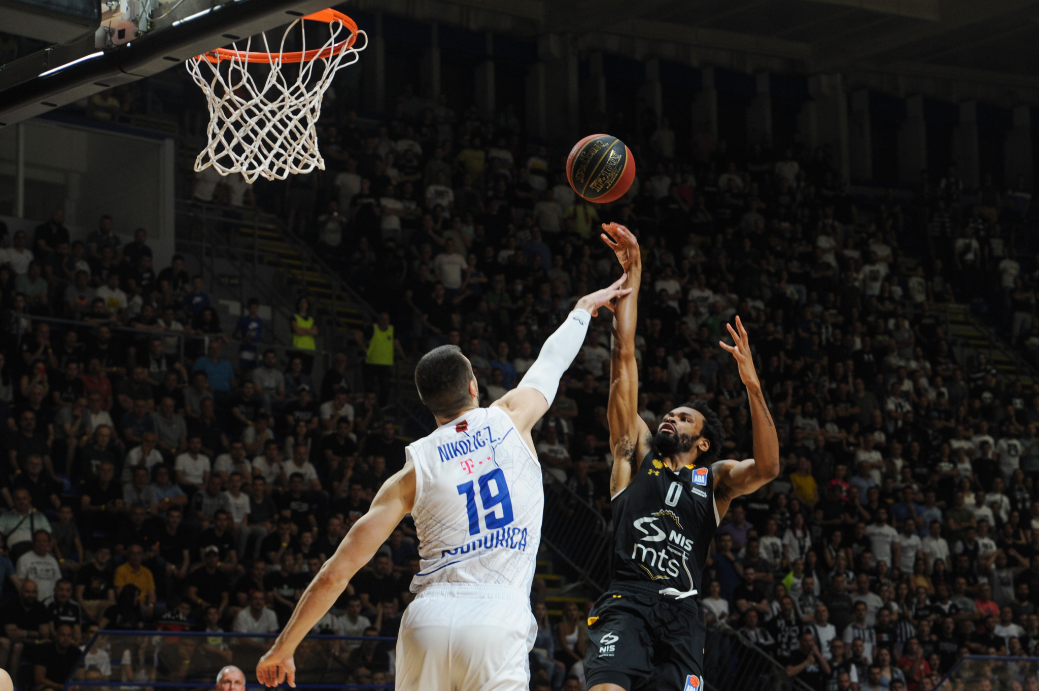 BRUTALNO POJAČANJE STIŽE U ZVEZDU Bivši NBA plej stiže na Mali Kalemegdan, ali tu nije kraj