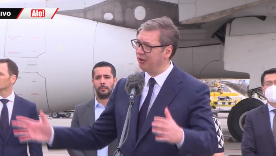 PREDSEDNIK VUČIĆ NA DOČEKU LETA IZ PEKINGA Od Srbije pravimo zemlju otvorenih šansi (VIDEO)