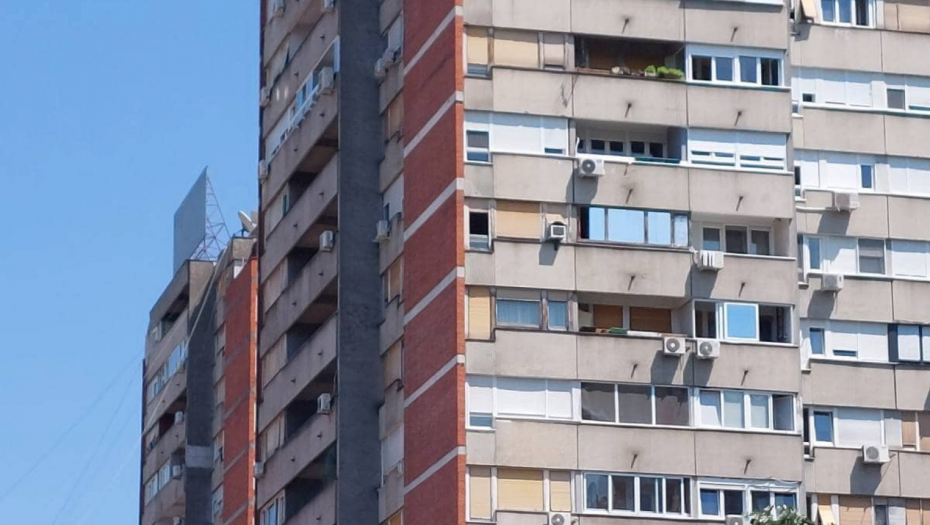 "BOJIM SE DA ĆE TO URADITI AKO ZOVEM POLICIJU" Student iz Srbije otkrio šta mu svakodnevno rade komšinice iz pakla