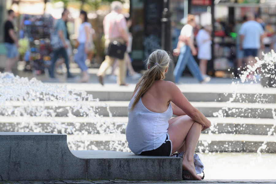 OVI GRADOVI NA UDARU JAKOG UV ZRAČENJA, POPALJENI NARANDŽASTI METEOALARMI! Decu najviše čuvajte, zračenje ume da izazove RAK - evo kako da se ZAŠTITITE! (FOTO)