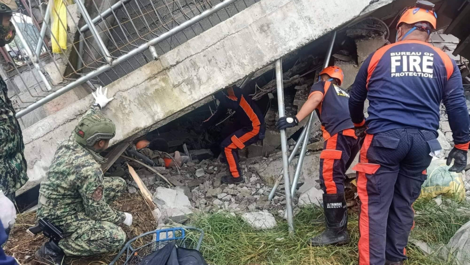 PRVE SLIKE I SNIMCI NAKON JEZIVOG ZEMLJOTRESA Potresne scene sa Filipina, ljudi u panici, svuda ruševine i krš! (FOTO/VIDEO)