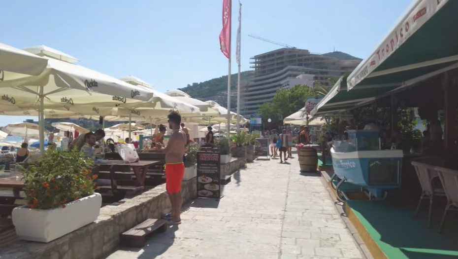 SKANDALOZNA OBJAVA NA DRUŠTVENIM MREŽAMA Crnogorci žestoko napali srpske turiste! Da li su granice pređene?