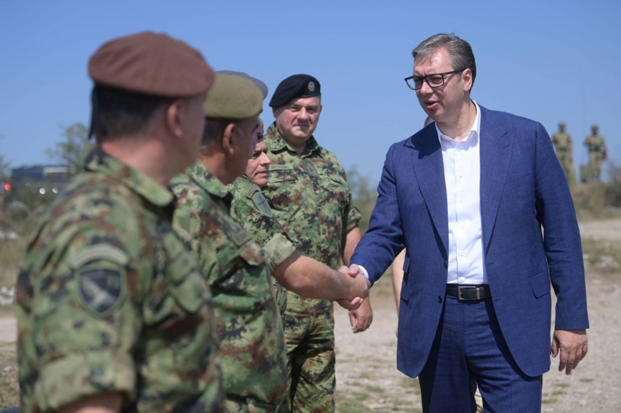 POGLEDAJTE KAKO GRMI NA PASULJANSKIM LIVADAMA Združene vežbe sa bojevim gađanjem Vojske Srbije i MUP-a (FOTO)