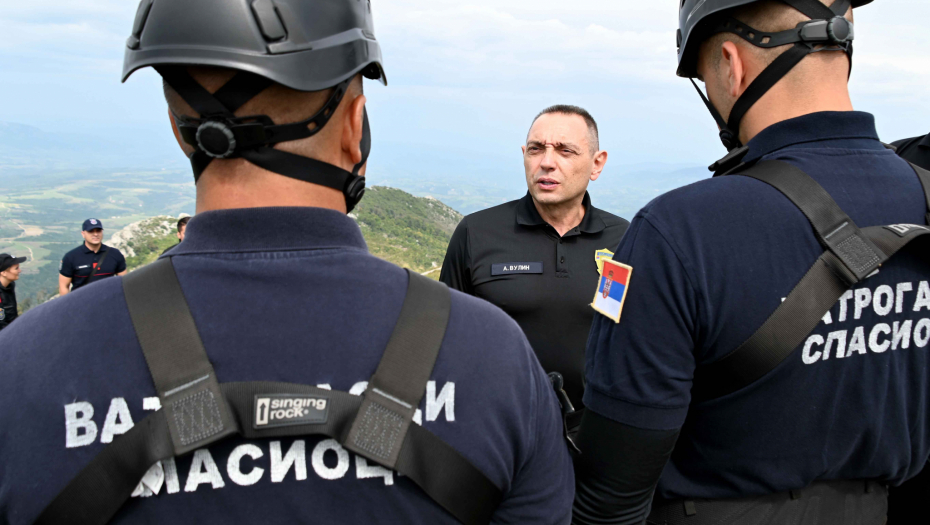 VULIN NA VEŽBI SVS-A I 63. PADOBRANSKE BRIGADE: Hoćemo da budemo najbolji i zato učimo od najboljih (FOTO)