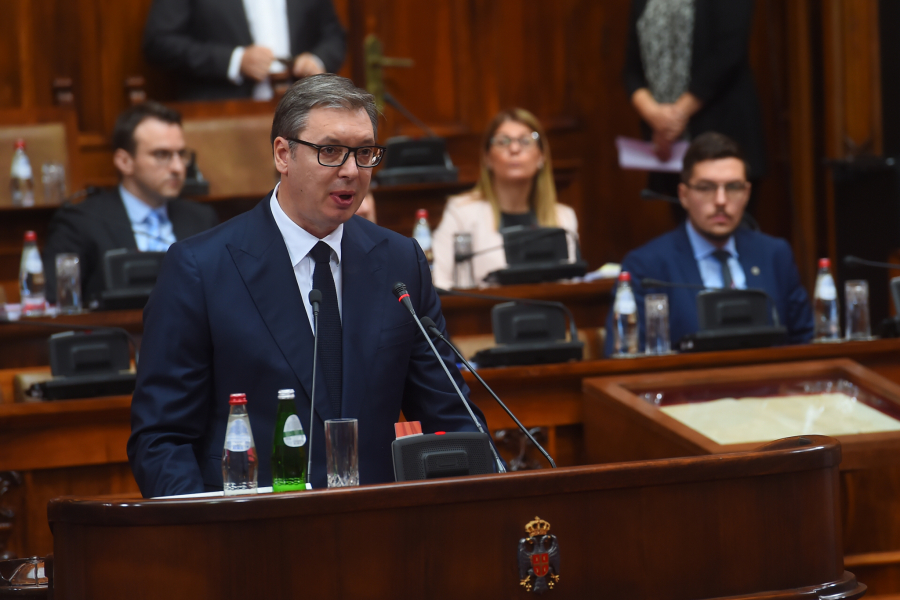 POSEBNA SEDNICA NARODNE SKUPŠTINE O KiM Vučić:  Što podržavate one koji ulaze sa 400 automatskih pušaka? (FOTO/VIDEO)