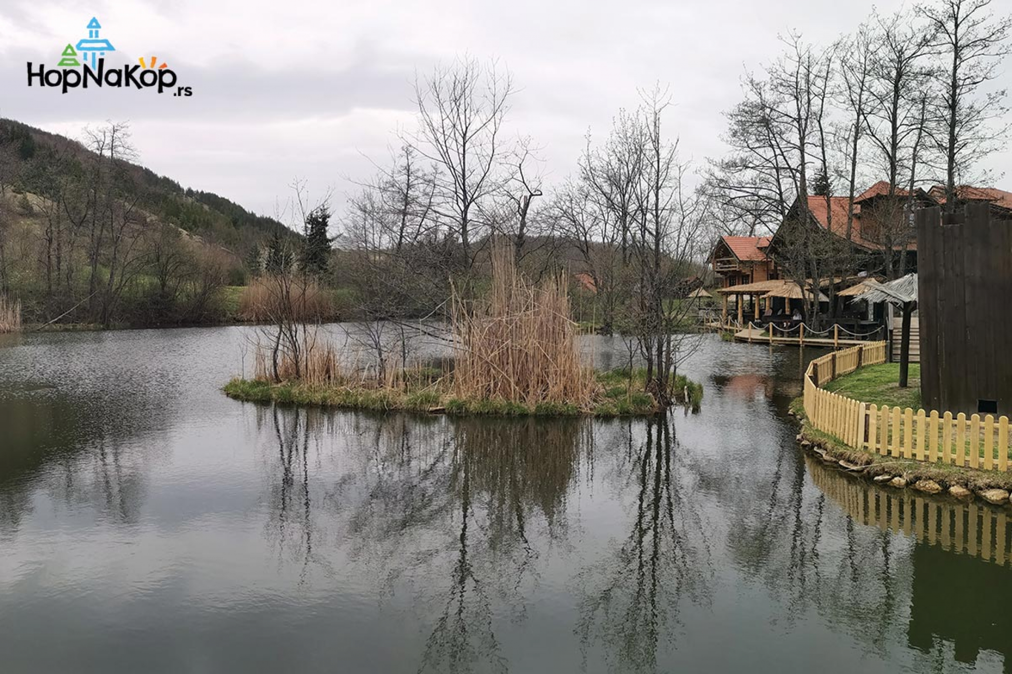 MISTERIOZNO JEZERO ISPOD KOPAONIKA Dom plutajućih ostrva i nemani iz dubine