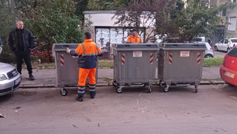 ŽENA PUN DŽAK PARA GREŠKOM BACILA U KONTEJNER Dok je shvatila šta je uradila, kamion već sve odneo (FOTO)