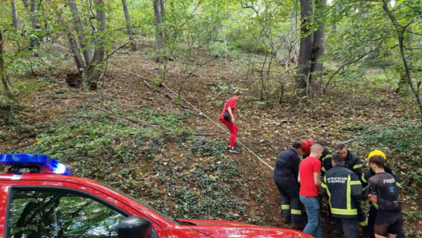 DETE UPUCANO U LOVU KOD PIROTA! POGODILO GA PET METAKA Otac ga prevezao do bolnice