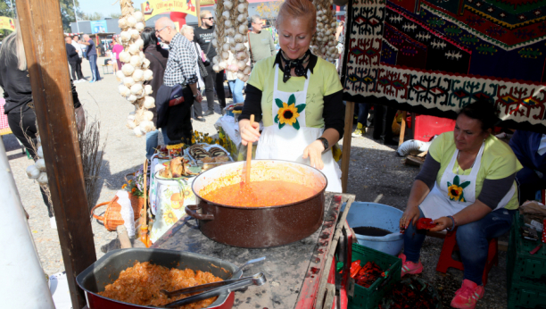 NAJSTARIJI RECEPT ZA SRPSKI AJVAR IZ 1915. Zanimljivo, naši preci nisu uopšte stavljali ovo povrće