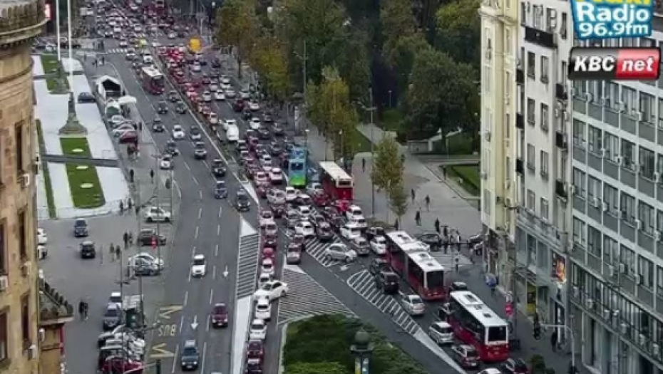 SAOBRAĆAJNI KOLAPS U BEOGRADU Ovo su najkritičnije tačke, automobili mile u dugačkim kolonama (FOTO)